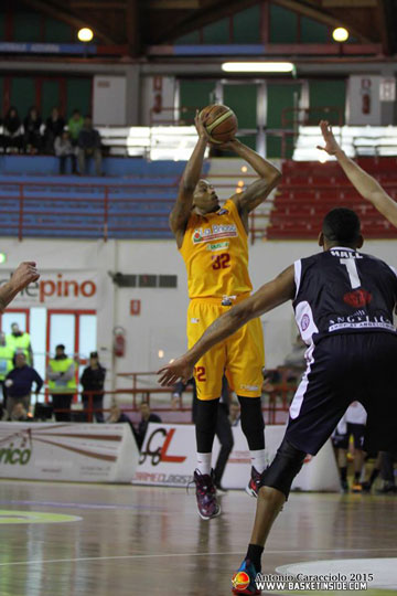 Basket. Passo indietro per Barcellona sconfitta nello scontro diretto con Biella. Bartocci: “Inconcepibile partire con questo atteggiamento in gare così delicate”