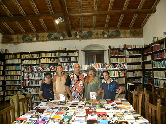 Arcigay Makwan di Messina dona alla bliblioteca di Taormina, 235 volumi su tematiche lgbt