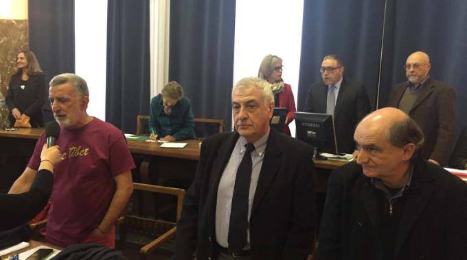 Messina. Renato Accorinti resta Sindaco. Bocciata nel cuore della notte la mozione di sfiducia (23 Sì, 17 No, 5 Astenuti)