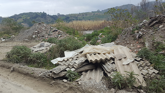 Legambiente del Longano denuncia discarica di amianto nel torrente Patrì