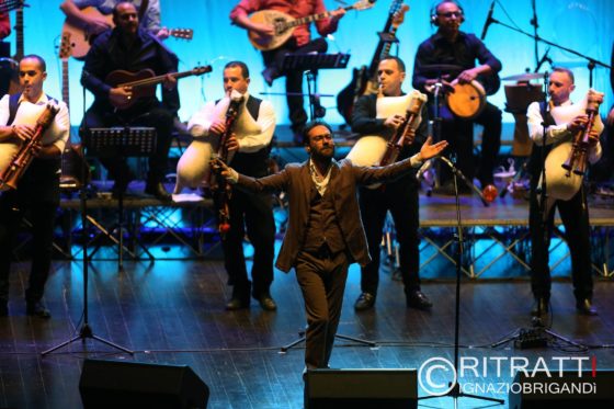 Teatro Mandanici. Successo con standing ovation finale per le suggestioni di “Un canto mediterraneo”