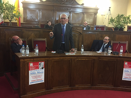 Milazzo. Ampia partecipazione all’incontro sull’omicidio Moro con il parlamentare Gero Grassi