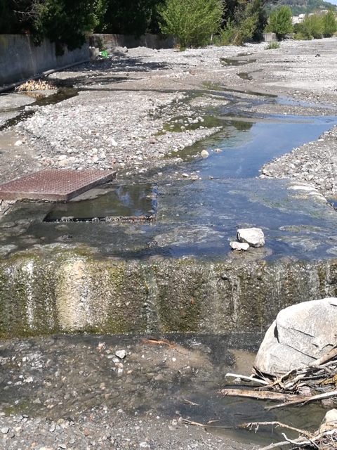 Rodì Milici. Legambiente, scarichi fognari nel Torrente Patrì: “Disagi e problemi di natura igienico-sanitaria”