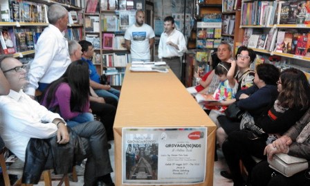 Barcellona. Andrea Fucile ha presentato il suo libro “Girovaga(bo)ndo” alla Libreria Gutenberg