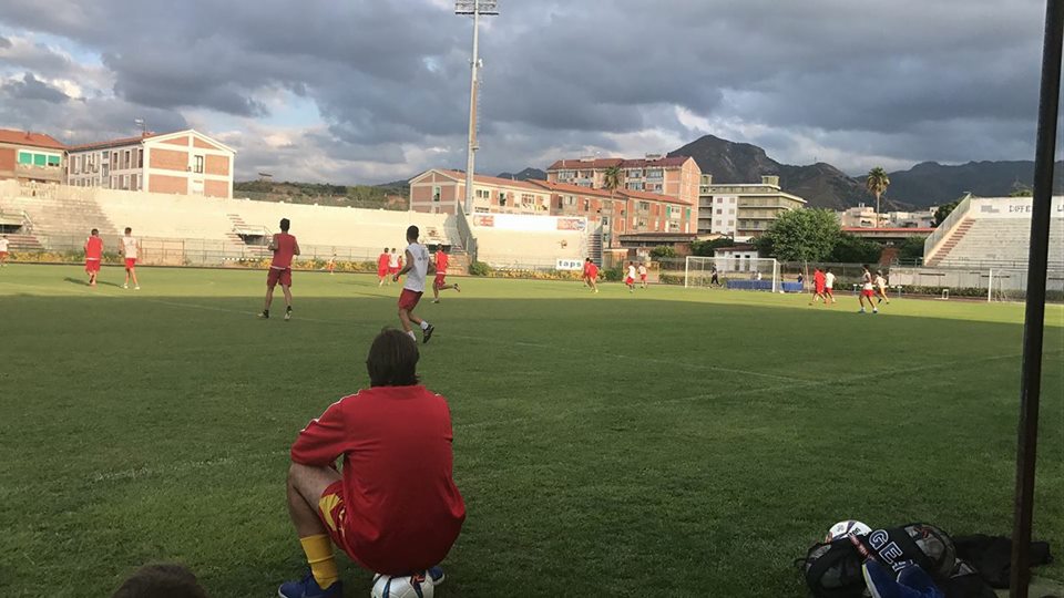 Calcio. Igea Virtus pronta al debutto ad Isola Capo Rizzuto. Salvatore Grasso: “Mercato quasi chiuso. Domenica ci aspetta una gara durissima”