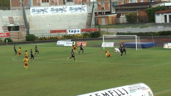 Calcio-Coppa Italia. L’Igea Virtus surclassa la Vibonese per 9-0, spicca la tripletta di Aveni
