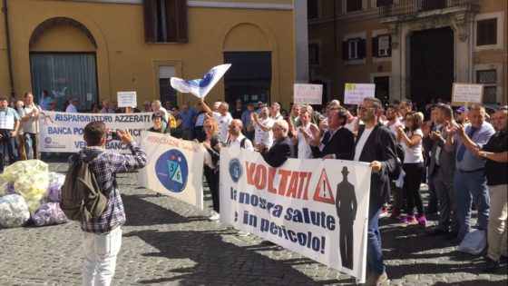 Emergenza discarica. ‘L’applauso ironico’ di un territorio a Montecitorio, Cinquesei: “Soddisfatti del sit-in, adesso serve bonificare”