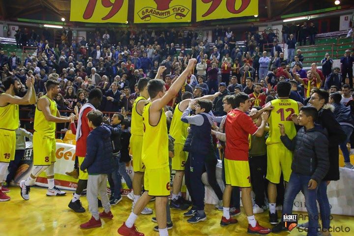 Basket-PlayOff. Verso Barcellona-Valmontone, Pedrazzani: “La forza di questa città è indescrivibile. Il muro giallorosso l’arma in più”