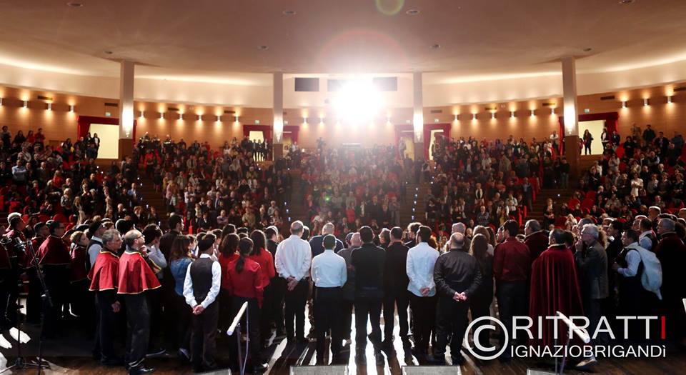 Teatro Mandanici, il “Mare che Unisce” nel progetto “Il Canto di Nessuno”. Selezionati gli stagisti per i laboratori con Incudine, Vasta e Rizzo