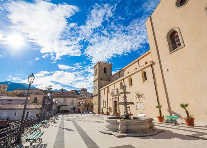 Castroreale in gara per il titolo di “Borgo dei Borghi 2018”, successo per l’emozionante spot ufficiale