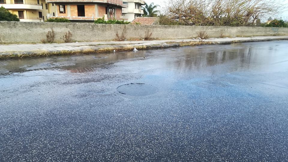 Barcellona PG. Perdita d’acqua in via Tempesta, la denuncia di Barcellona Lab