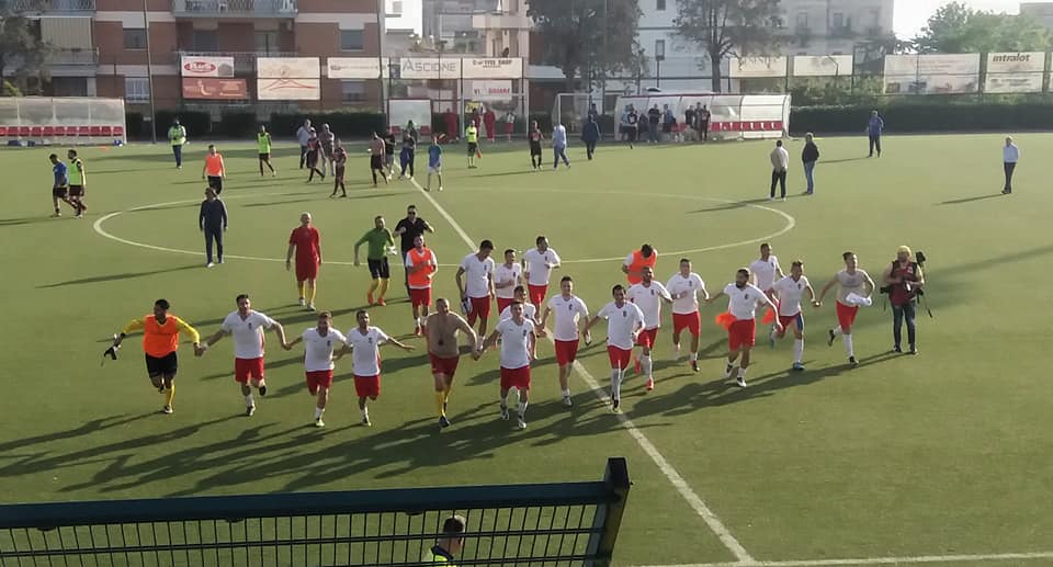 Calcio-PlayOff. L’Igea Virtus sbanca il ‘Solaro’, trionfo giallorosso in finale