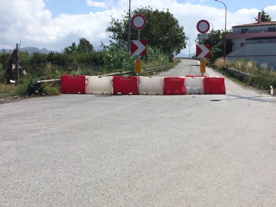 Barcellona PG. Chiusura ponte di Acquacalda, sit-in di protesta: “Una comunità dimenticata”