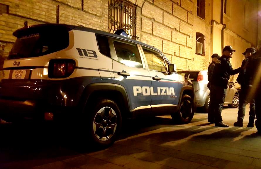 Milazzo. Misure di custodia cautelare per rapina, lesioni e minacce su minore