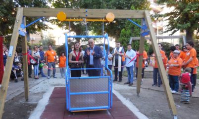 Milazzo. Inaugurata l’altalena per disabili a villa Nastasi