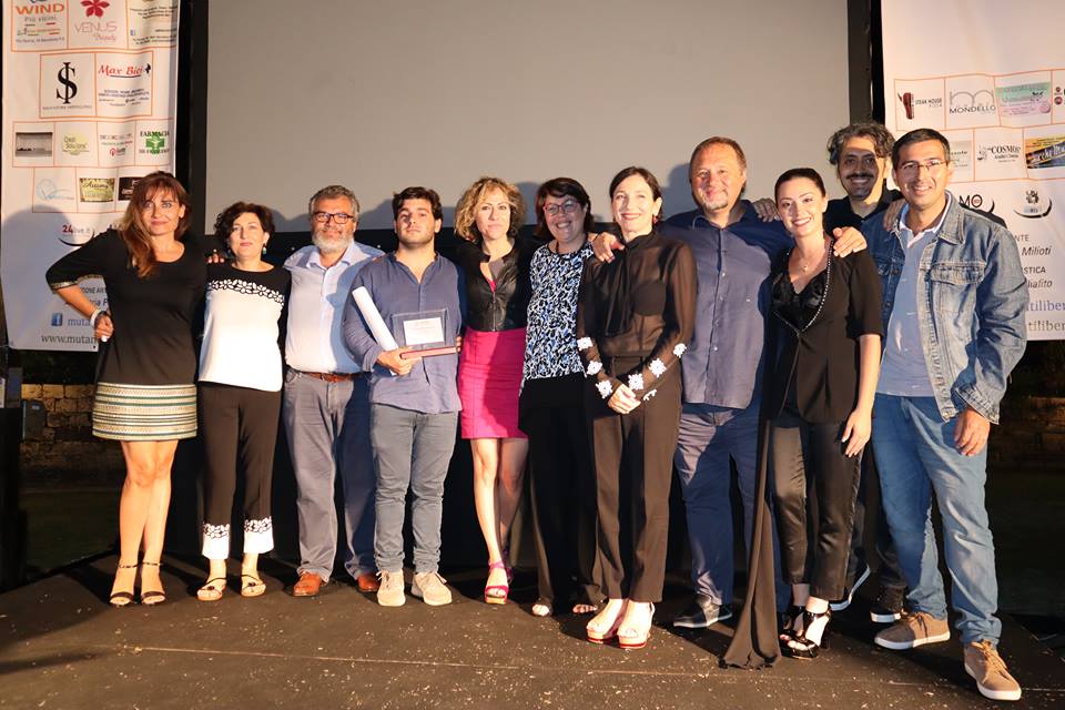 Barcellona PG. Festival In… Corto vince ‘La Viaggiatrice’ di Davide Vigore miglior cortometraggio, successo alla prima edizione di Mutamenti Liberi