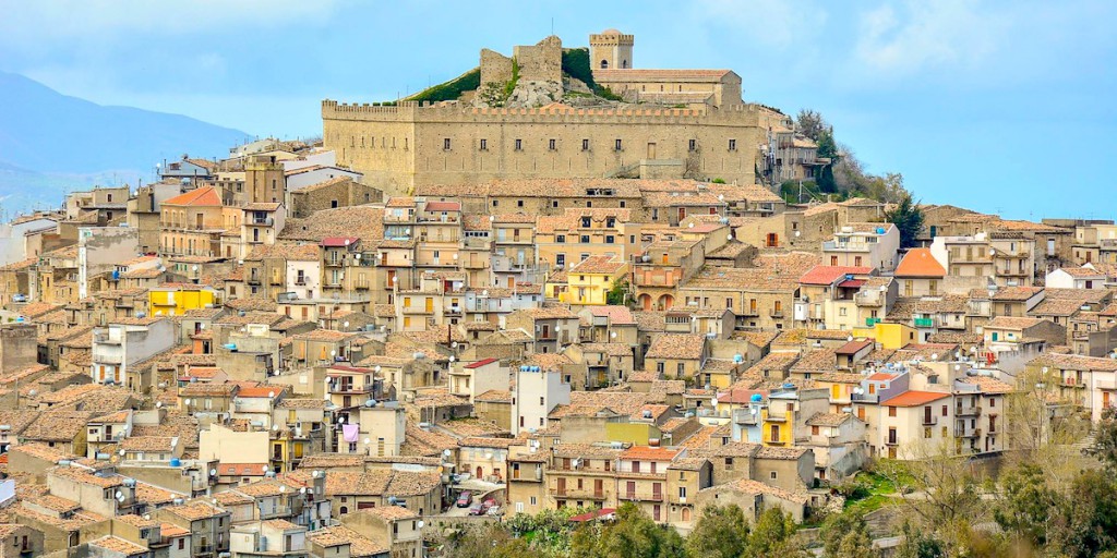 Montalbano Elicona. Mostra fotografica di Tiziana Blanco e incontro culturale, sabato 22 Castello svevo aragonese