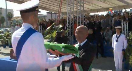 Milazzo. Straordinaria cerimonia di consegna bandiera combattimento nave “Luigi Rizzo”