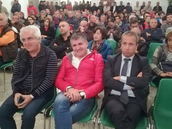 Mazzarà S.Andrea. Consiglio comunale aperto e ‘acceso’ su gestione post-mortem discarica, posizioni divergenti tra sindaci e amministratori locali