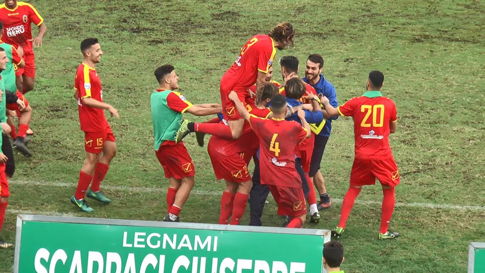 Calcio. Igea Virtus a caccia di punti preziosi nel match del ‘Proto’. Tedesco: “Andremo a Troina per fare una grande partita e dare il massimo”