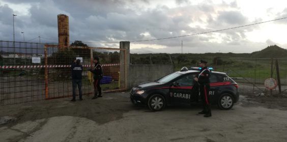 Milazzo. Sequestrato dai Carabinieri l’ex centro raccolta dei rifiuti: “Allevamento di oltre 200 suini che si cibavano di spazztura”