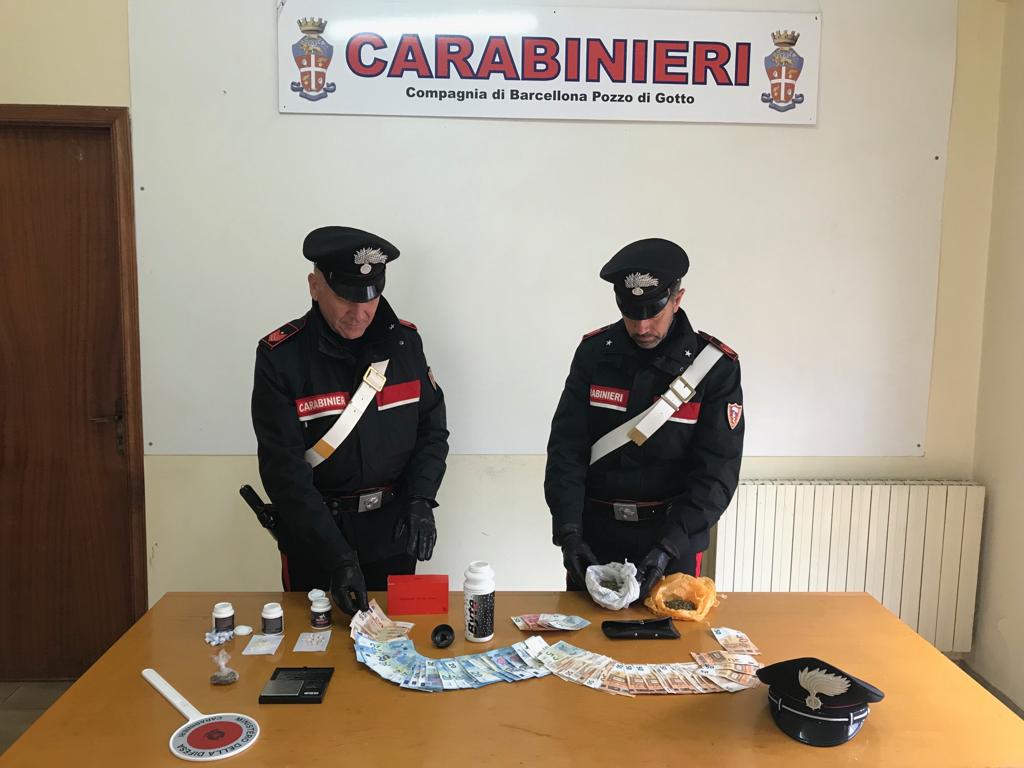 Barcellona PG. Carabinieri arrestano madre e due figli per detenzione di sostanze stupefacenti