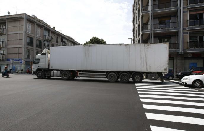 Messina. Passaggio tir in città: si cerca una soluzione condivisa per risolvere il problema