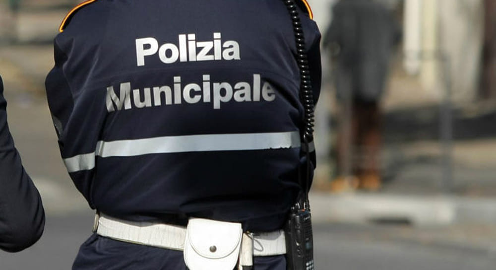 Messina. La Polizia municipale interviene contro l’ambulantato abusivo in Viale Giostra