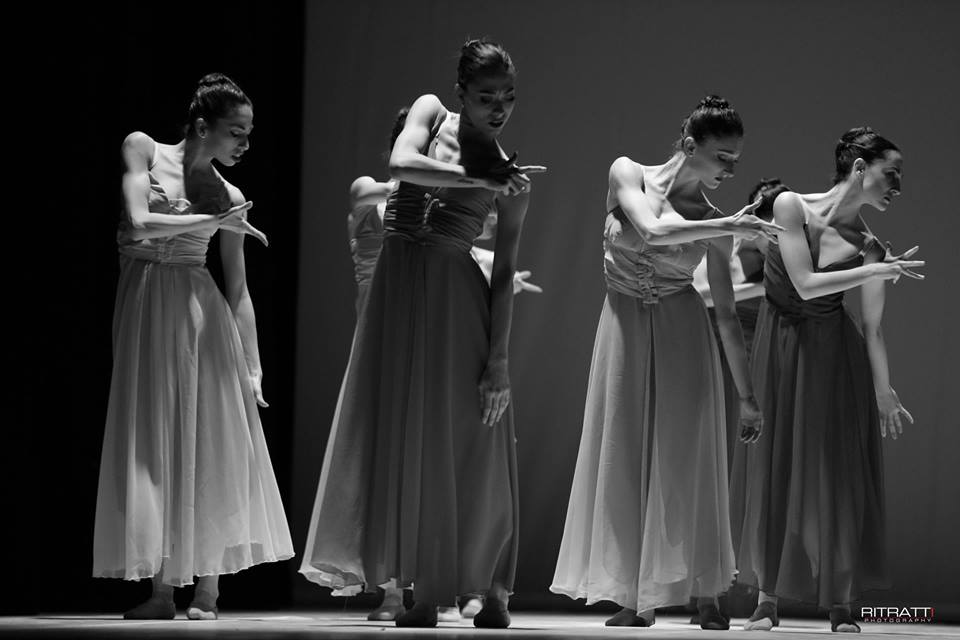 Al Teatro Mandanici ovazione per il Balletto di Milano, intenso e ipnotico “La vie en rose … Bolero”