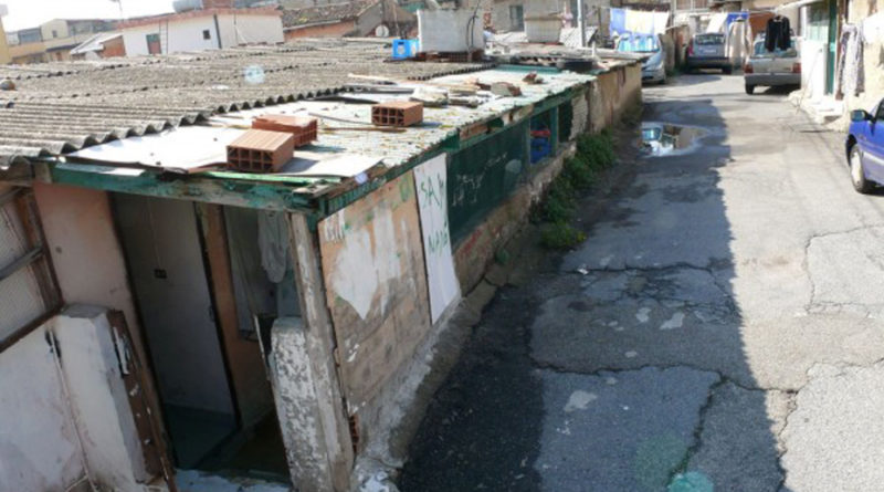 Messina. Il consigliere Rizzo: “Salvini si ricordi delle baracche di Messina, tra un giubbotto e l’altro”