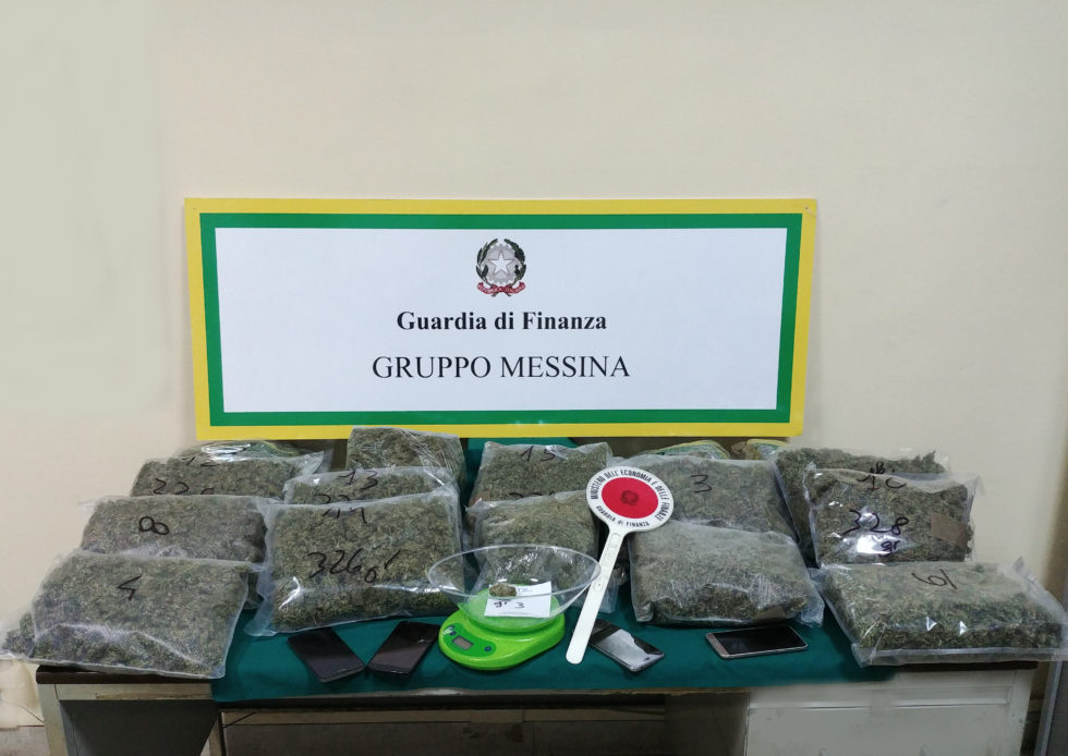 Messina. Blitz antidroga della Guardia di Finanza a Giostra, arrestate 5 persone e sequestrati 5 chili di marijuana