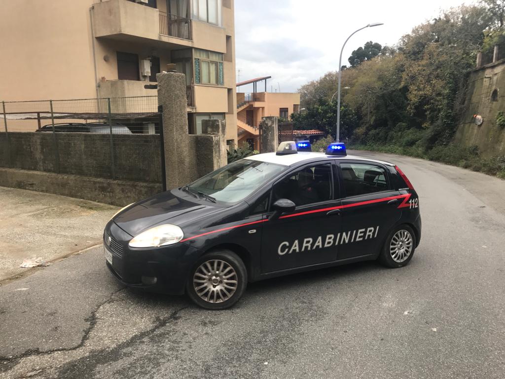 Messina. Aggredisce i genitori e minaccia i Carabinieri, arrestato 23enne