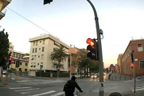 Brevi su Messina. Abbonamenti per portatori di handicap per il trasporto Ast e provvedimenti viari per manutenzione semafori
