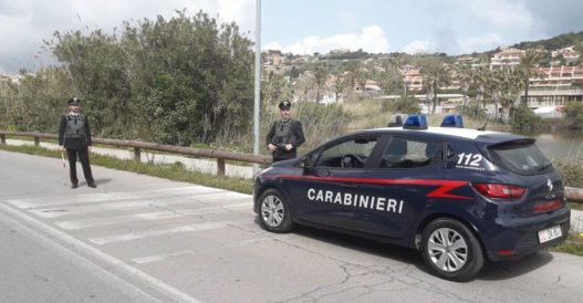Tenta di rubare un’auto, arrestato da un Carabiniere libero dal servizio