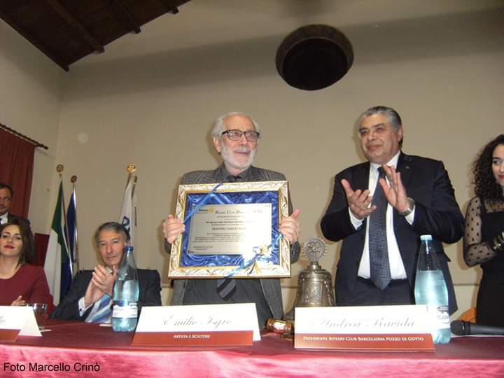 Barcellona PG. Il Maestro Emilio Isgrò ospite d’onore al “Premio Rotary Club 2019”. Vincitori Caterina Barresi e Giulia De Natale