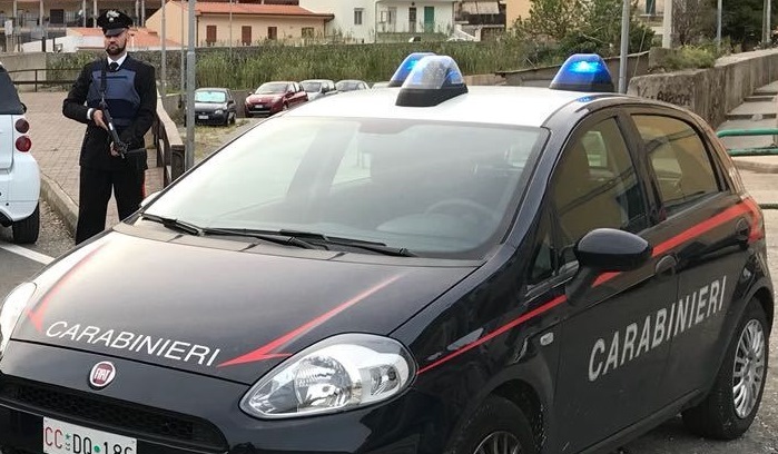 Picchia l’ex fidanzata e perseguita presunto rivale in amore, 41enne arrestato dai Carabinieri