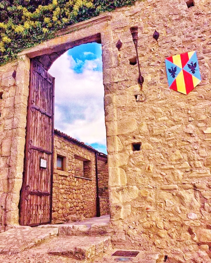 Montalbano Elicona. Viaggio nel Medioevo, Castello animato con i Batarnù dal 25 aprile