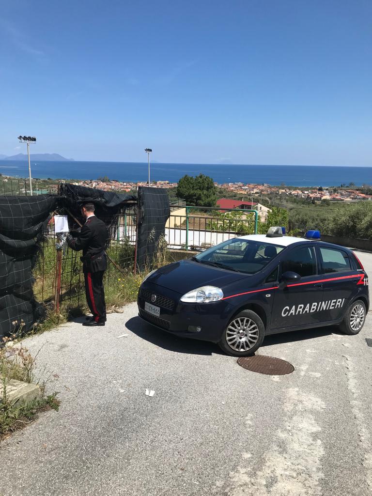 Falcone. Carabinieri sequestrano area comunale adibita abusivamente a deposito di veicoli