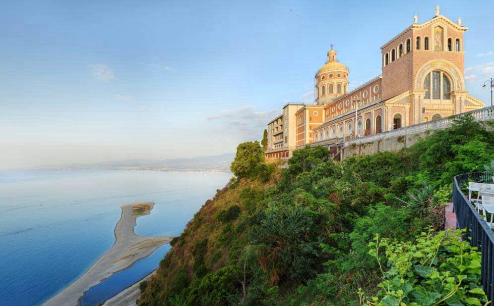 La Santa Messa dal Santuario della Madonna di Tindari in diretta su Raiuno. I versi di Antonella Maria Sofia Suraci