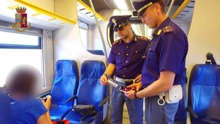 Messina. Sul treno con un documento rubato: arrestato 23enne siriano