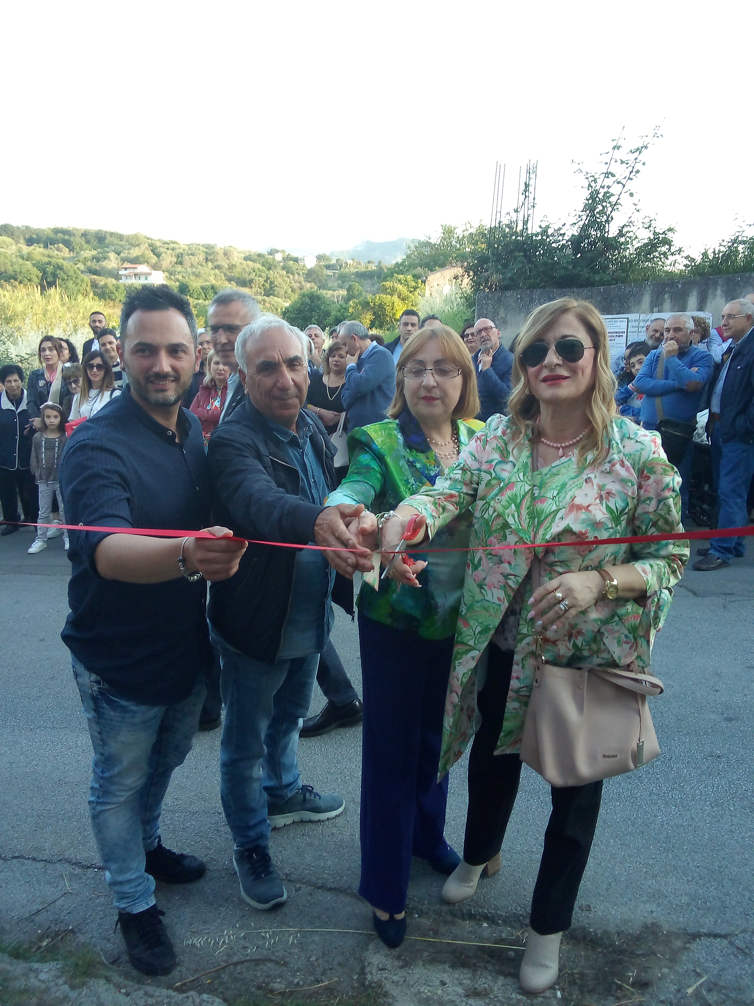 San Filippo del Mela. Inaugurato il “Borgo Informale”. Gli interventi del sindaco Gianni Pino e dell’artista Matt Dragà 