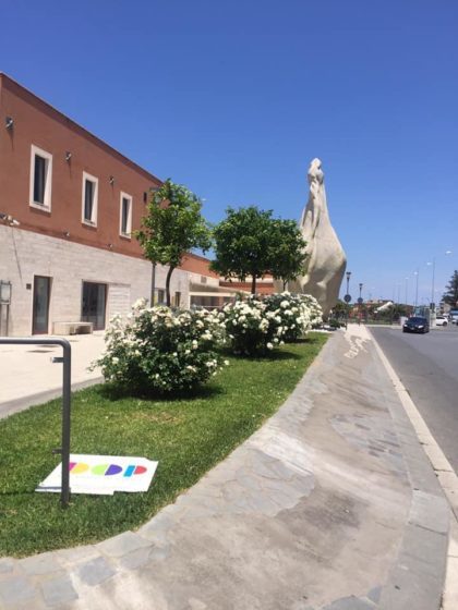 Barcellona PG. Atto vandalico nell’aiuola del Seme D’arancio, urgono controlli e rispetto ‘civico’