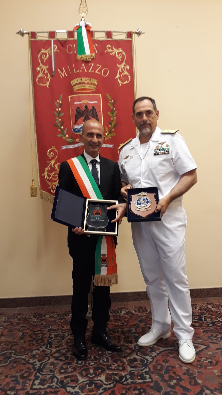 Milazzo. Il comandante marittimo di Sicilia in visita al Comune