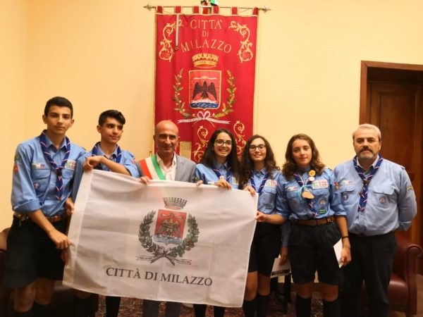 Scout milazzesi in partenza per l’America ricevuti dal sindaco e dall’assessore Presti