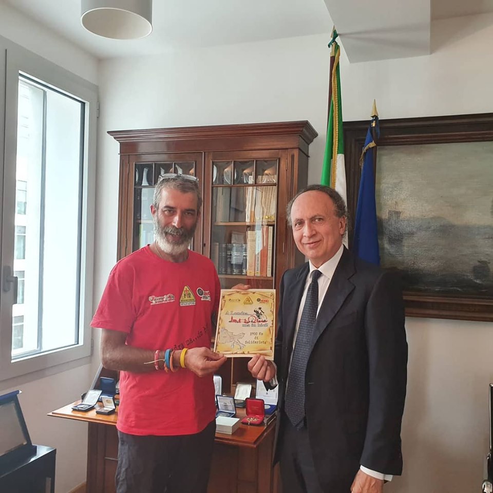 Spadafora – Londra: viaggio solidale di Domenico Romano in sella alla bici