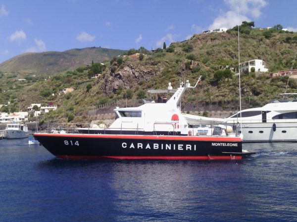 Lipari. Sorpresi ad allestire spiaggia attrezzata priva di autorizzazioni, fermati e denunciati in tre