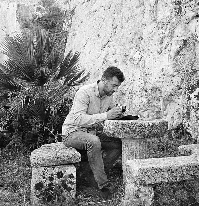 Gli scatti di un artigiano siciliano “catturano” Dolce&Gabbana, il territorio raccontato da Salvo Alibrio