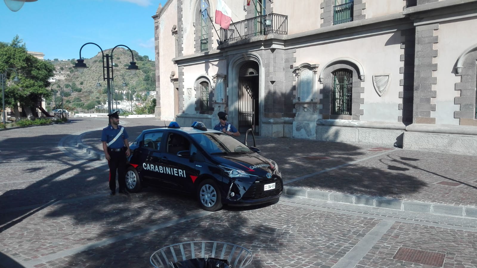 Barcellona PG. Arrestato giovane, in carcere gravemente indiziato dei reati di estorsione lesioni aggravate e danneggiamento commessi a Lipari