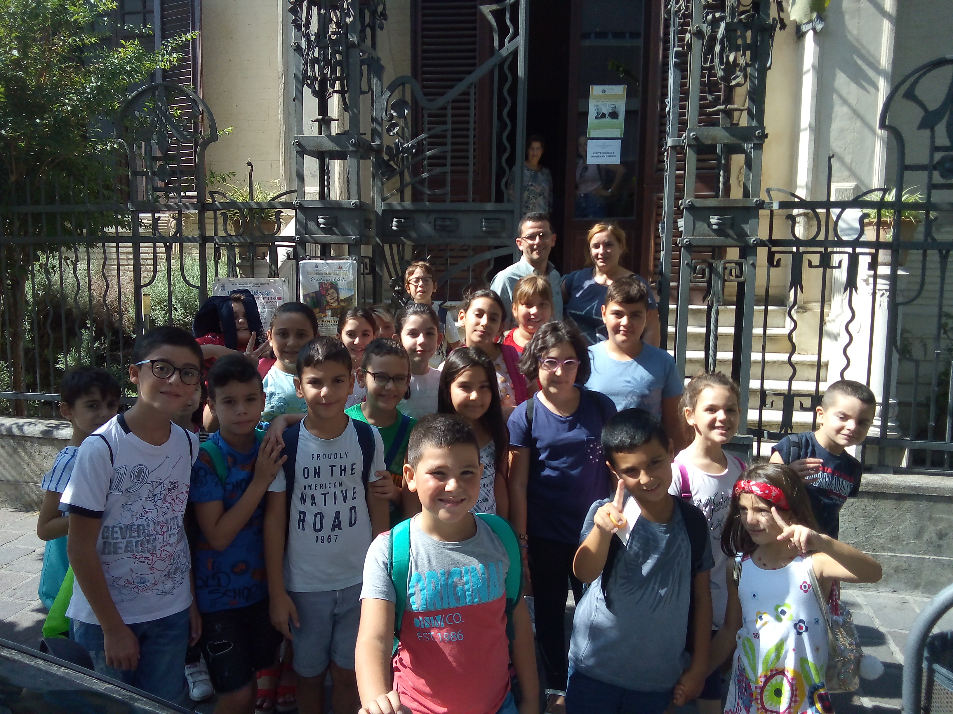 Barcellona PG. Gli alunni della primaria dell’I.C.”Balotta” in visita a monumenti e opere cittadine