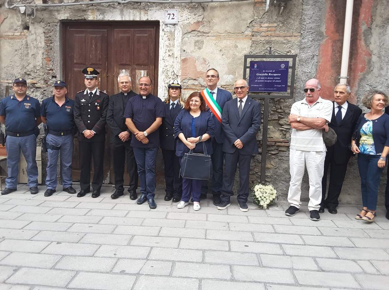 Barcellona PG. Inaugurata oggi targa in memoria di Graziella Recupero, vittima di femminicidio
